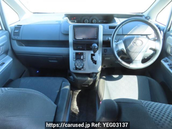 Used 2010 AT toyota noah ZRR70W Image[22]