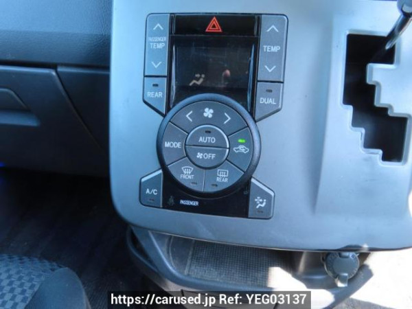Used 2010 AT toyota noah ZRR70W Image[30]