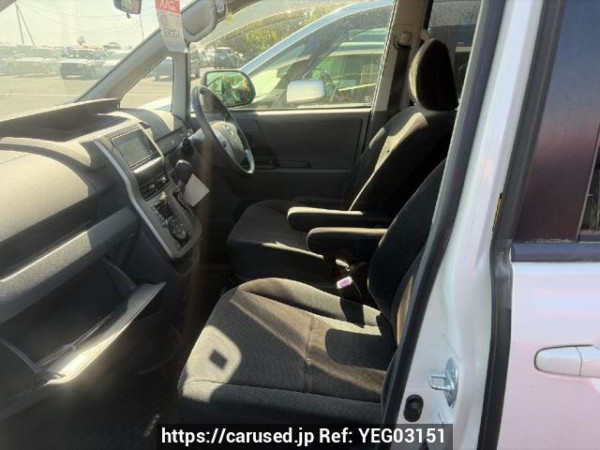 Used 2010 AT toyota voxy ZRR70G Image[8]