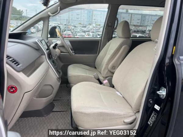 Used 2009 AT toyota noah ZRR70W Image[13]