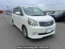 Toyota Noah ZRR70G