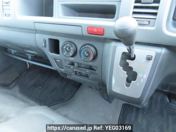 Used 2005 AT toyota hiace-wagon TRH214W Image[21]