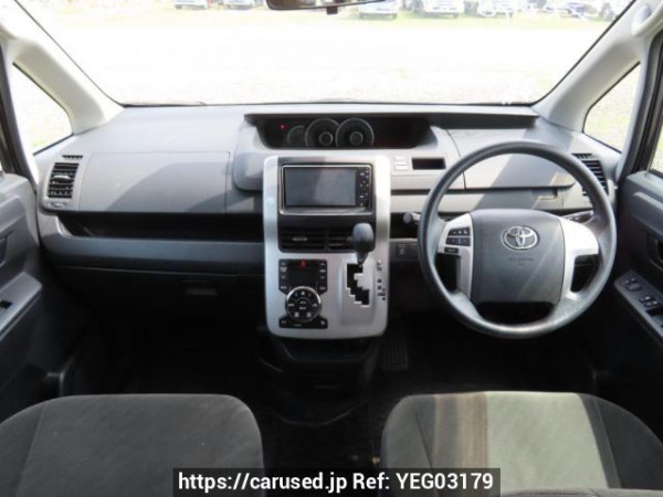 Used 2010 AT toyota noah ZRR70G Image[26]