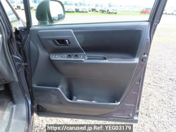 Used 2010 AT toyota noah ZRR70G Image[38]