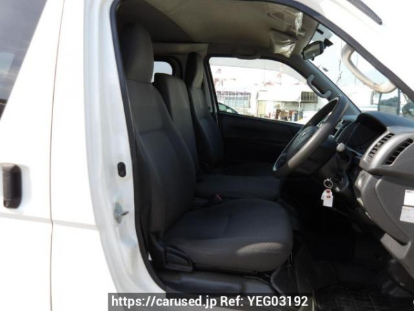 Used 2017 AT toyota regiusace-van KDH201V Image[12]