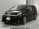 Toyota Isis ZGM11W