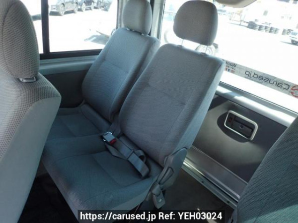Used 2006 AT toyota hiace-wagon TRH214W Image[19]