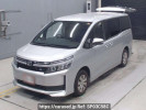 Toyota Voxy ZRR80Gカイ