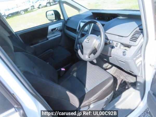 Used 2010 AT toyota voxy ZRR70W Image[13]