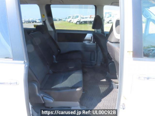 Used 2010 AT toyota voxy ZRR70W Image[18]