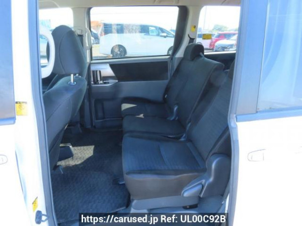Used 2010 AT toyota voxy ZRR70W Image[19]