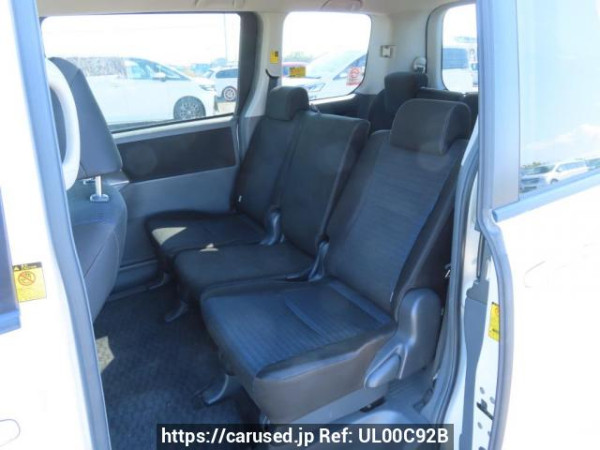 Used 2010 AT toyota voxy ZRR70W Image[20]