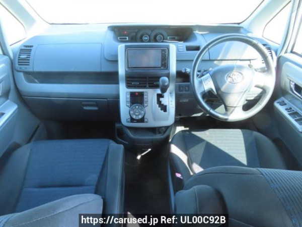 Used 2010 AT toyota voxy ZRR70W Image[23]