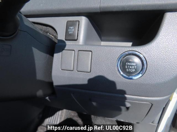 Used 2010 AT toyota voxy ZRR70W Image[32]
