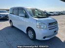 Toyota Noah ZRR70G