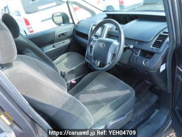 Used 2010 AT toyota noah ZRR70G Image[11]