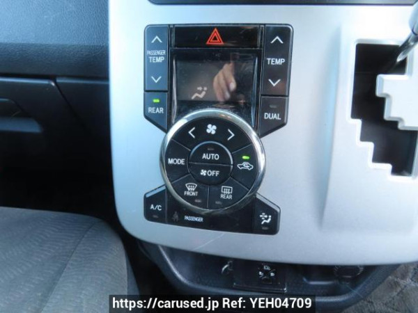 Used 2010 AT toyota noah ZRR70G Image[21]