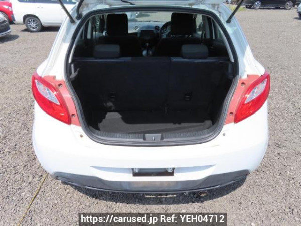 Used 2009 AT mazda demio DE3FS Image[8]