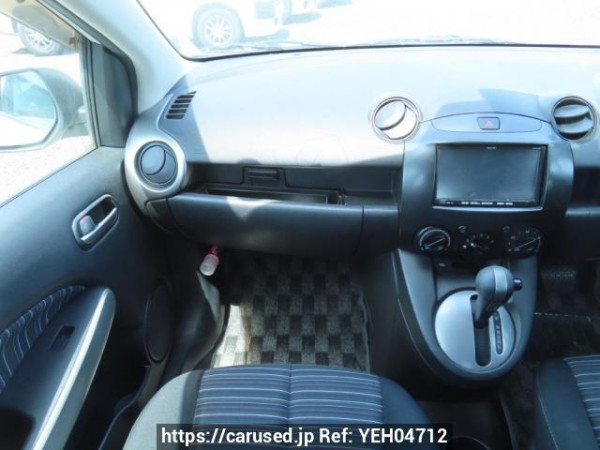 Used 2009 AT mazda demio DE3FS Image[17]