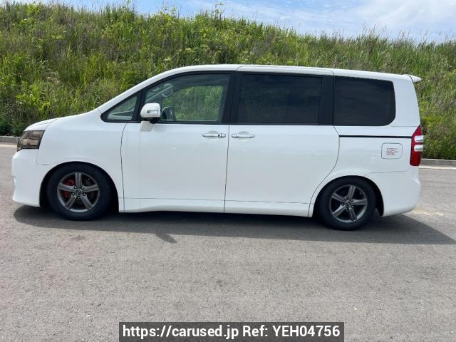 Buy Used 2010 Toyota Noah ZRR70G (YEH04756) - Carused.jp