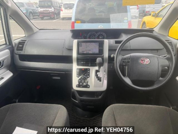 Used 2010 AT toyota noah ZRR70G Image[12]