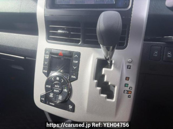 Used 2010 AT toyota noah ZRR70G Image[13]