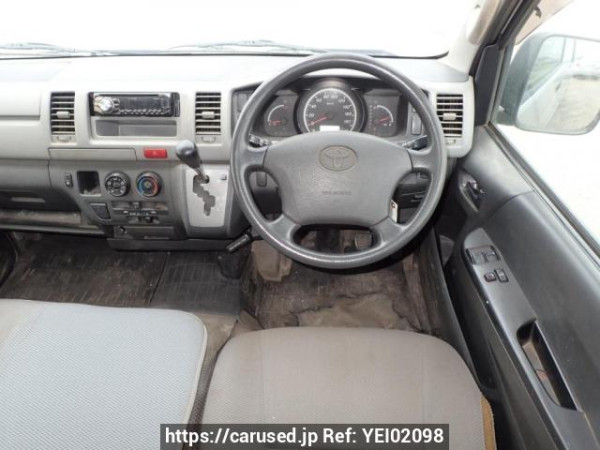 Used 2005 AT toyota regiusace-van KDH200V Image[18]