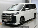 Toyota Noah ZWR90W