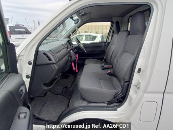 Used 2017 AT toyota regiusace-van TRH200V Image[13]