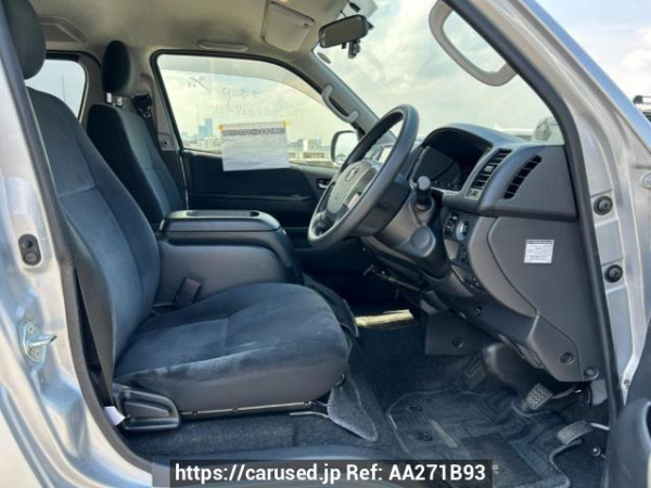 Used 2017 AT toyota regiusace-van TRH200V Image[12]
