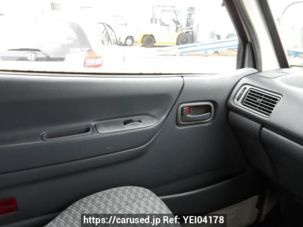 Used 2002 AT toyota hiace-commuter RZH125B Image[32]