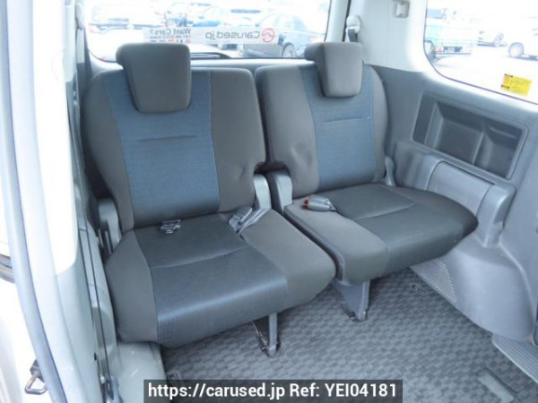 Used 2009 AT toyota voxy ZRR70W Image[15]