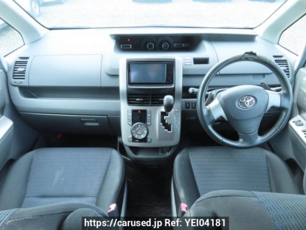 Used 2009 AT toyota voxy ZRR70W Image[17]