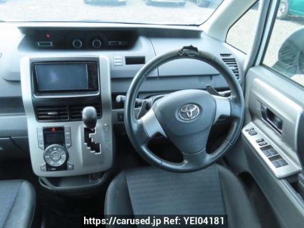 Used 2009 AT toyota voxy ZRR70W Image[19]
