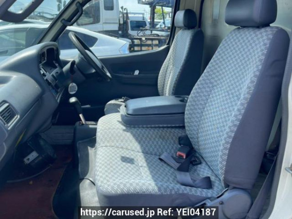 Used 2003 AT toyota hiace-van RZH112V Image[13]