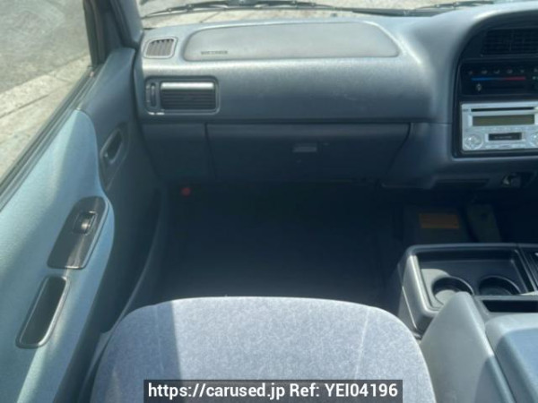 Used 2004 AT toyota hiace-van TRH112V Image[16]