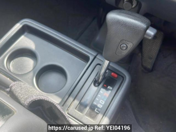 Used 2004 AT toyota hiace-van TRH112V Image[20]