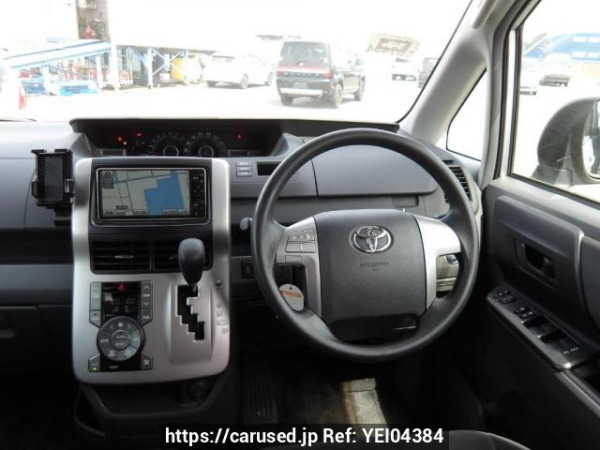Used 2009 AT toyota noah ZRR70G Image[21]