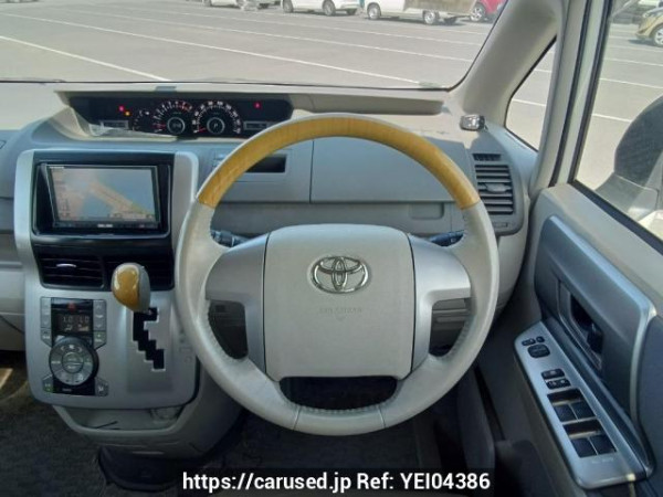 Used 2009 AT toyota noah ZRR70W Image[21]