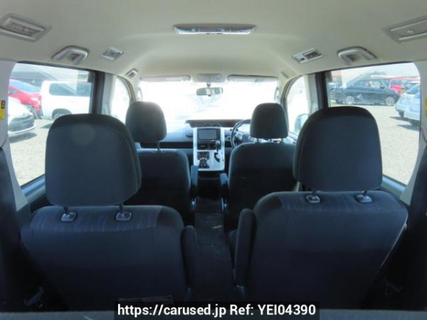 Used 2010 AT toyota noah ZRR70W Image[9]