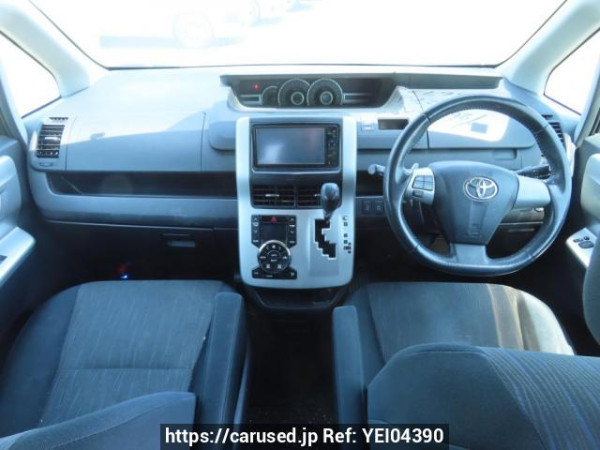 Used 2010 AT toyota noah ZRR70W Image[21]