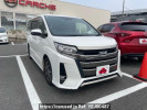 Toyota Noah DBA-ZRR80W