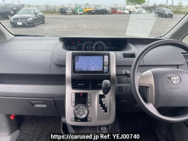 Used 2009 AT toyota voxy ZRR70G Image[13]