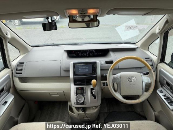 Used 2009 AT toyota noah ZRR70W Image[12]