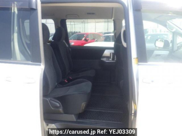 Used 2013 AT toyota noah ZRR70G Image[13]