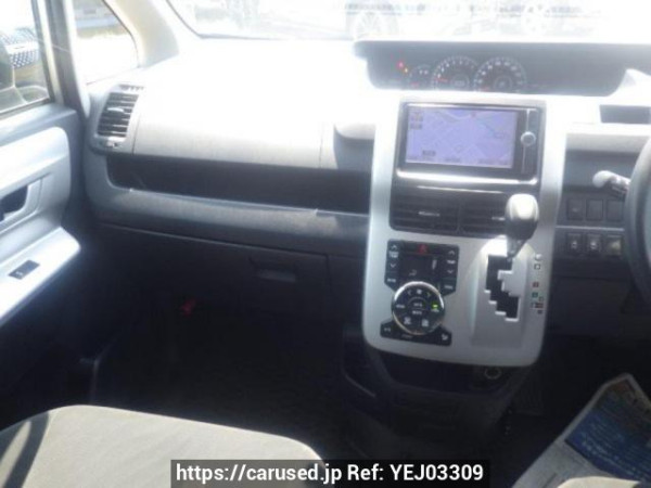 Used 2013 AT toyota noah ZRR70G Image[17]