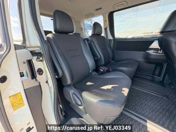 Used 2013 AT toyota voxy ZRR70W Image[14]
