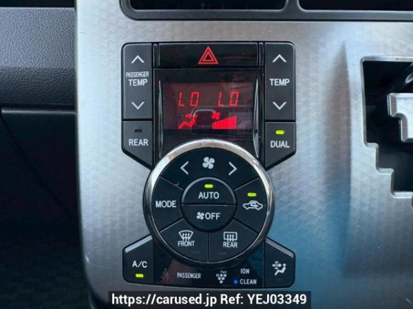 Used 2013 AT toyota voxy ZRR70W Image[25]