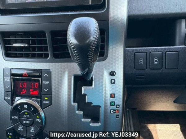 Used 2013 AT toyota voxy ZRR70W Image[28]