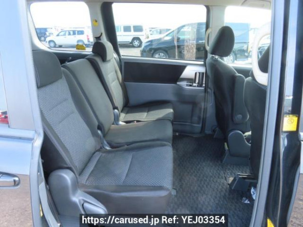Used 2009 AT toyota noah ZRR70W Image[13]